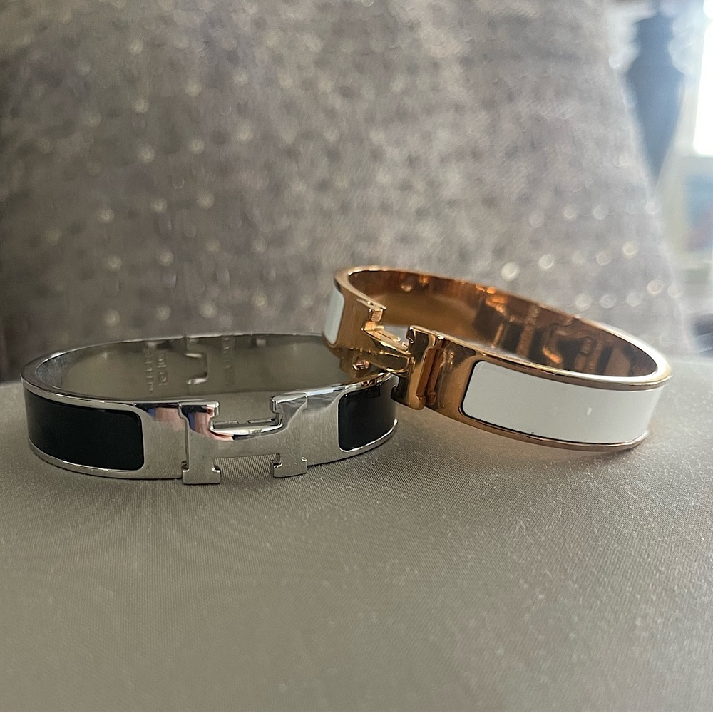 Non authentic Hermes cuff. blk/silver and white/rosegold.